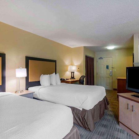 เอ็กซ์เทนด์ สเตย์ อเมริกา แทมปาแอร์พอร์ต เมมโมเรียล ไฮเวย์ Hotel ภายนอก รูปภาพ