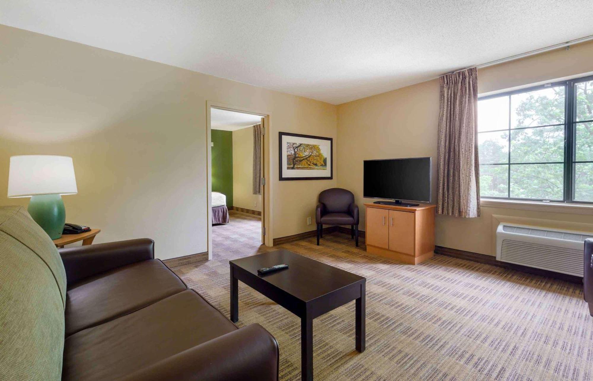 เอ็กซ์เทนด์ สเตย์ อเมริกา แทมปาแอร์พอร์ต เมมโมเรียล ไฮเวย์ Hotel ภายนอก รูปภาพ