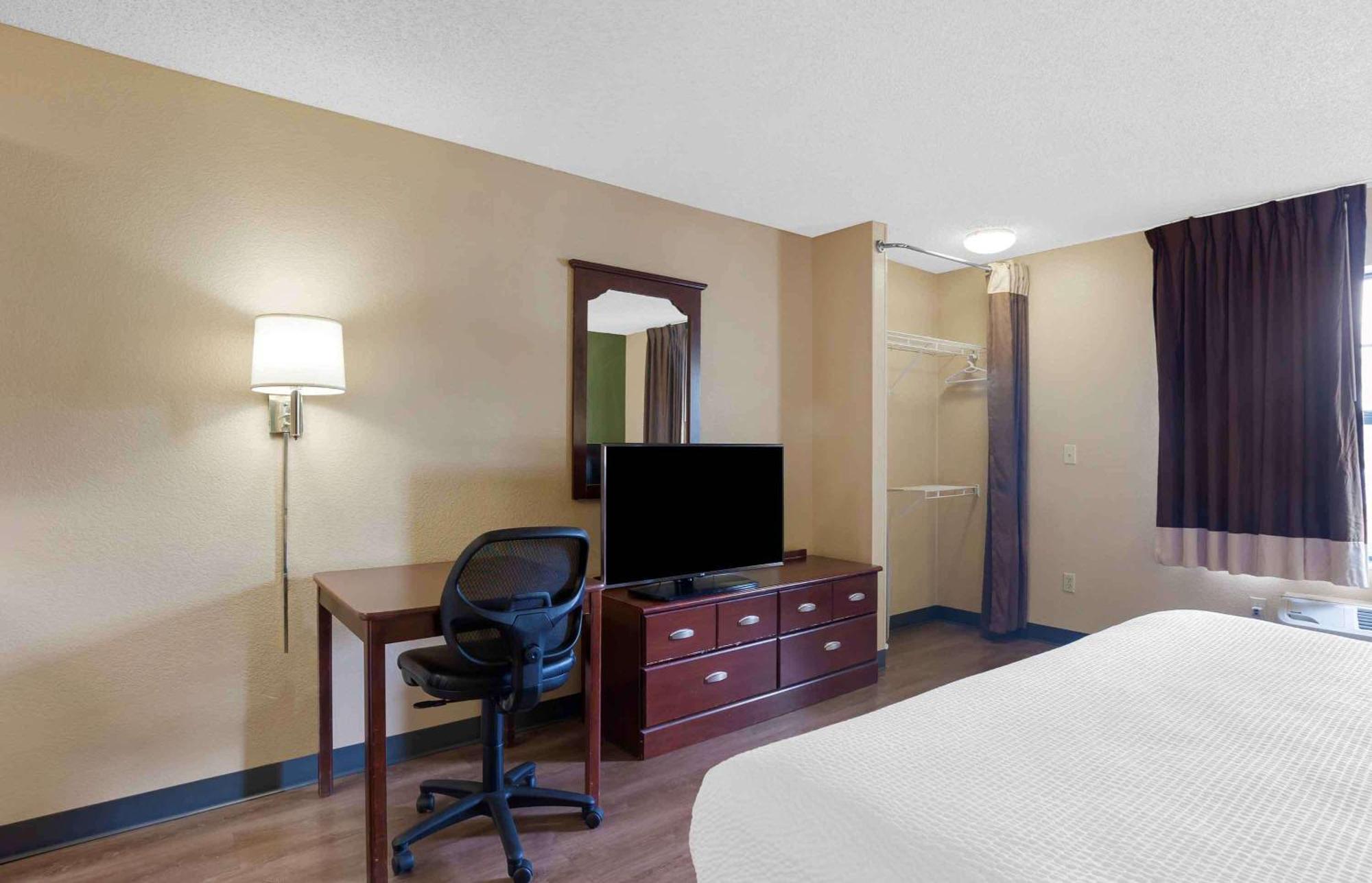 เอ็กซ์เทนด์ สเตย์ อเมริกา แทมปาแอร์พอร์ต เมมโมเรียล ไฮเวย์ Hotel ภายนอก รูปภาพ